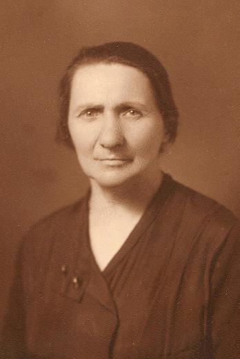 Zdjęcie z lat 30-tych.  Marianna Śpiewankiewicz (1879-1970). Fotografia z kolekcji Z. Gzik.